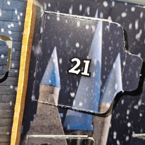 LEGO Harry Potter Advent Calendar 75964 House Crests Pedestal Gold Architect Fig - Picture 5 of 12